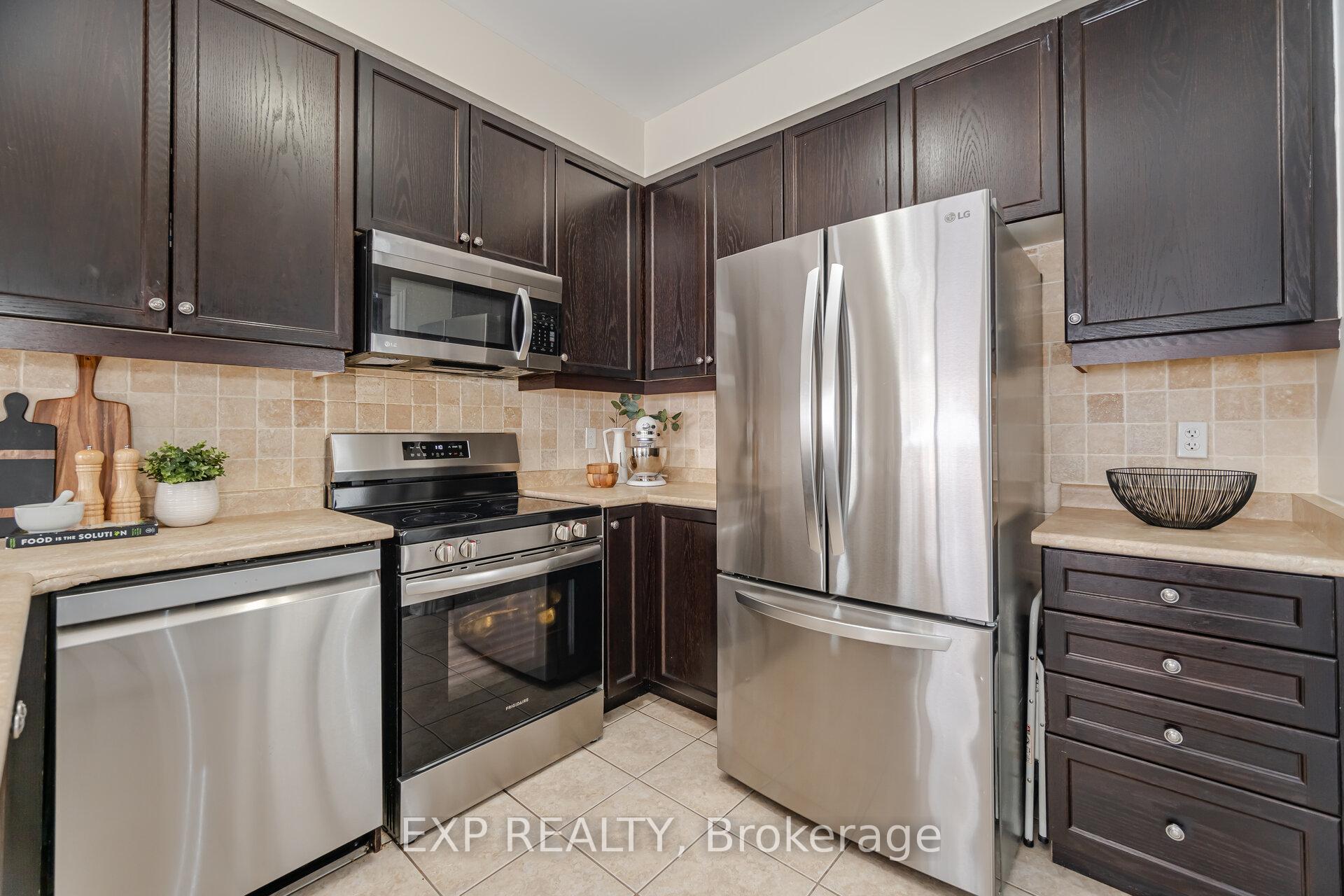 Photo 12 of 245 Worthview Drive, Vaughan, West Woodbridge — HOMEH