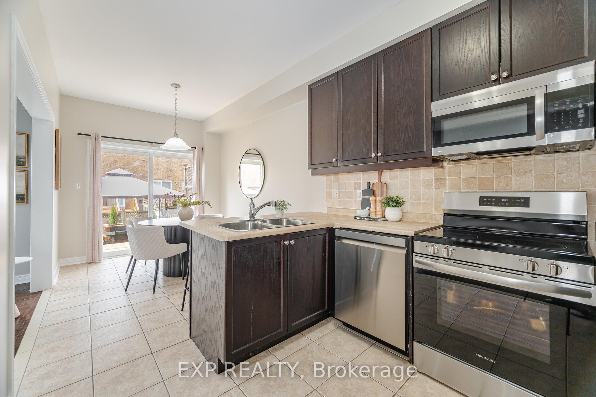 Photo 13 of 245 Worthview Drive, Vaughan, West Woodbridge — HOMEH