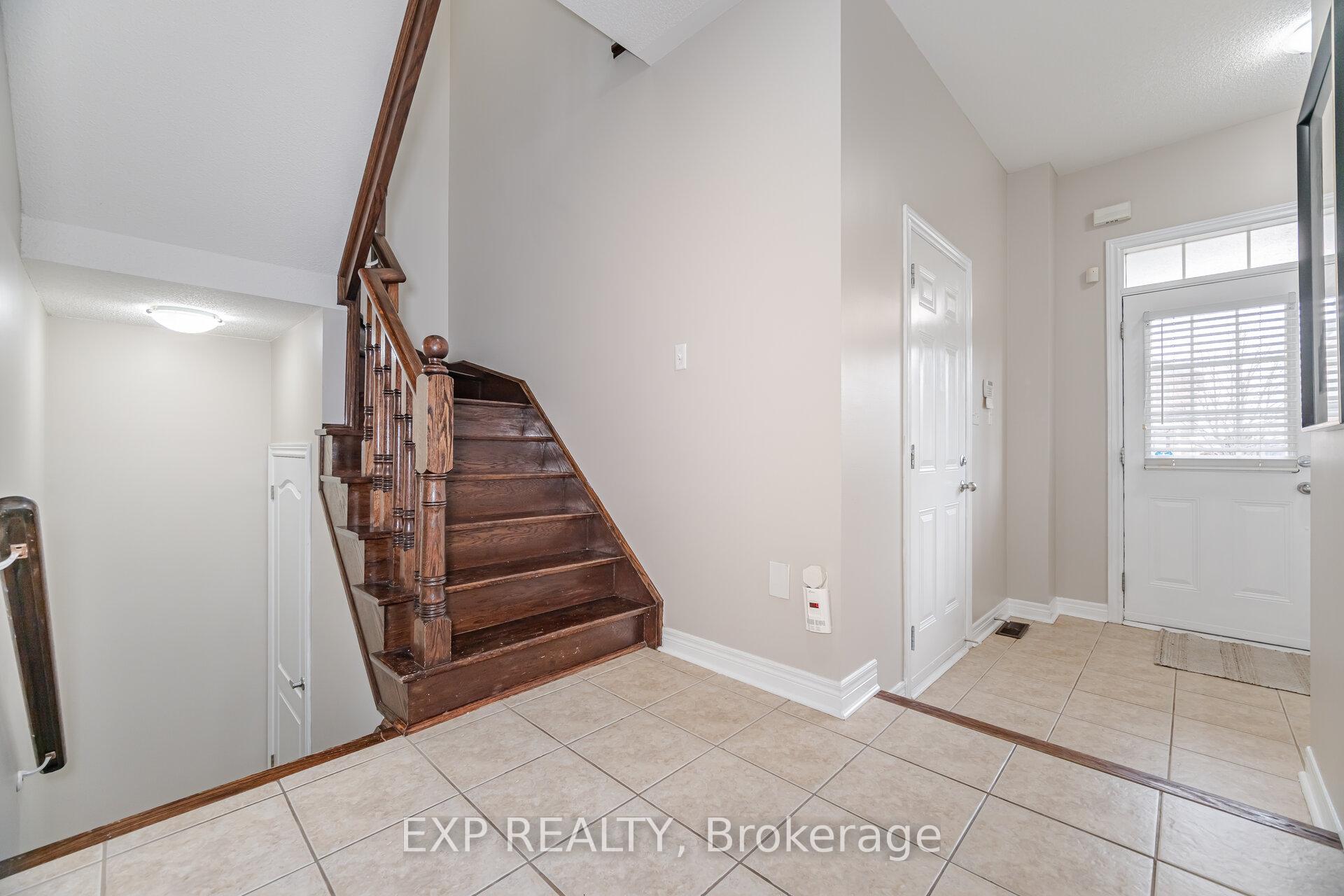 Photo 19 of 245 Worthview Drive, Vaughan, West Woodbridge — HOMEH