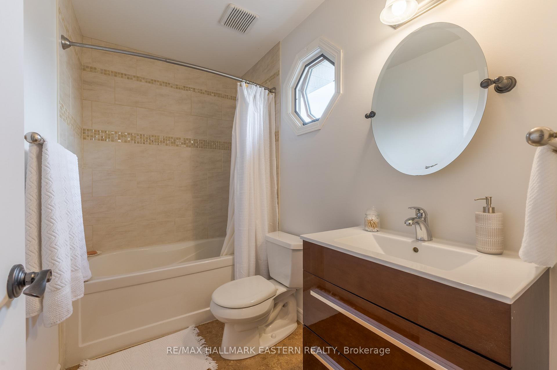 Photo 5 of 2196 Lorraine Drive, Peterborough, Northcrest Ward 5 — HOMEH
