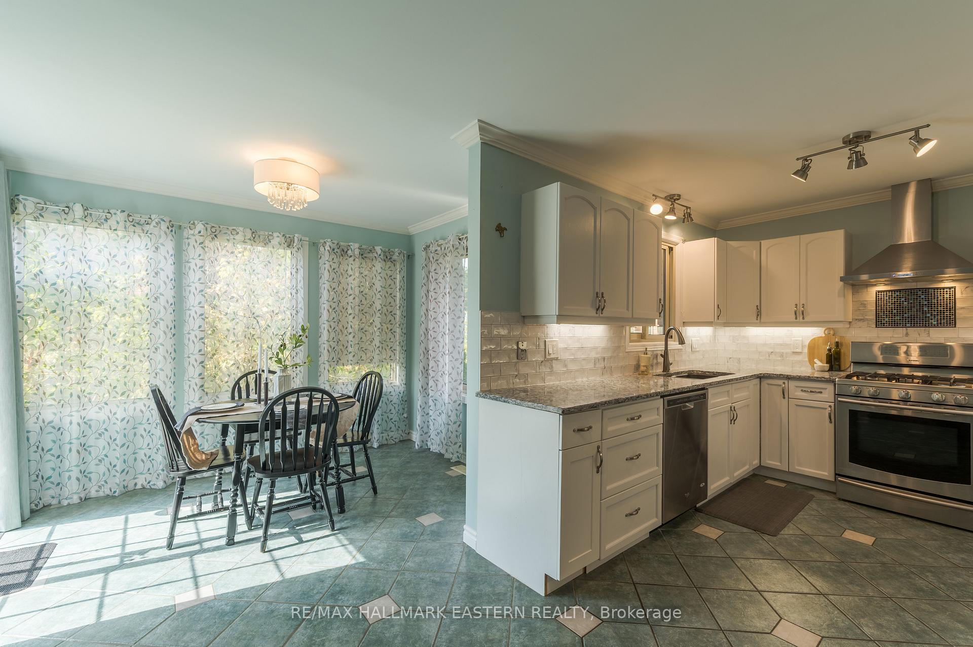 Photo 10 of 2196 Lorraine Drive, Peterborough, Northcrest Ward 5 — HOMEH
