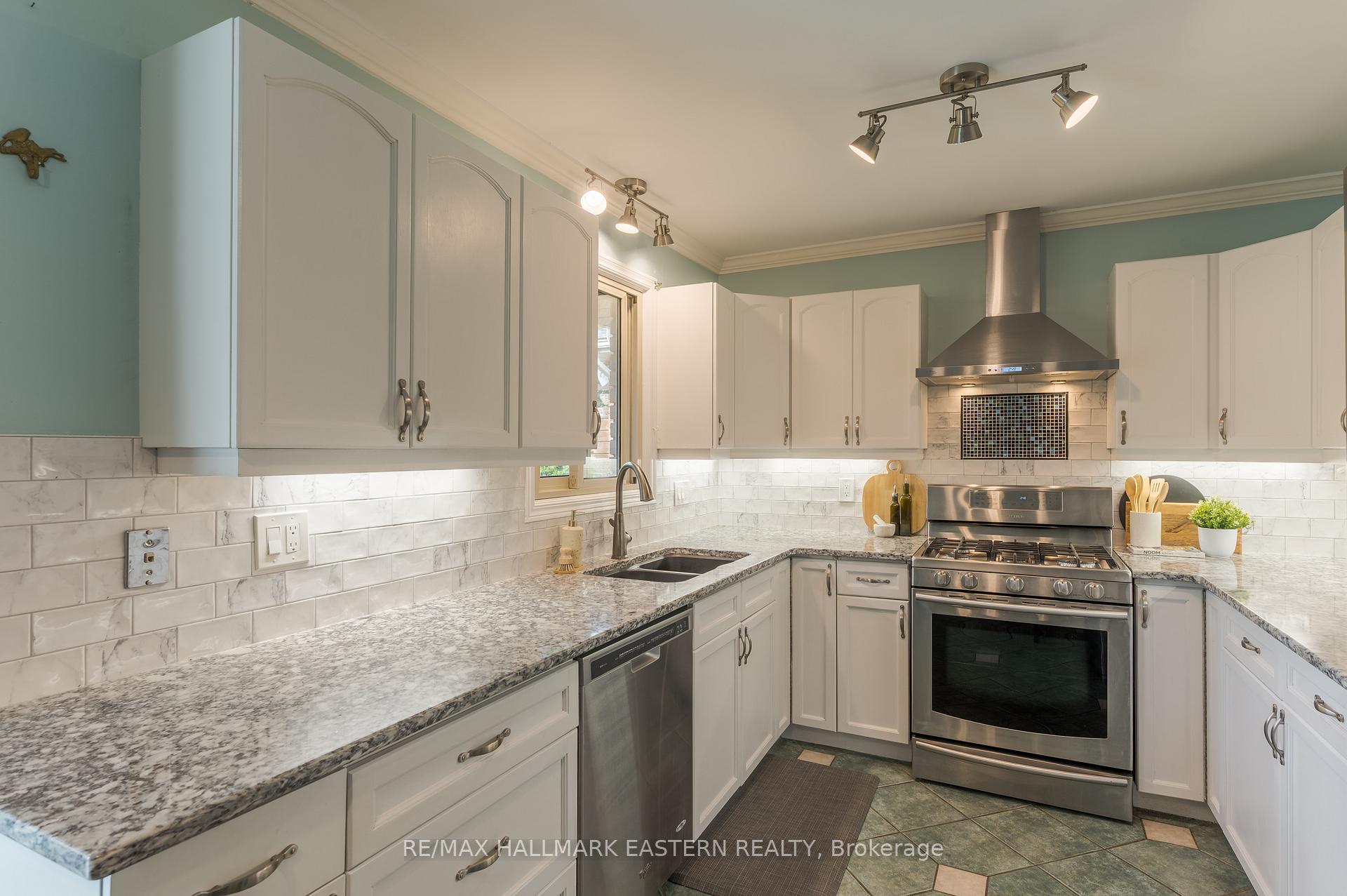Photo 12 of 2196 Lorraine Drive, Peterborough, Northcrest Ward 5 — HOMEH
