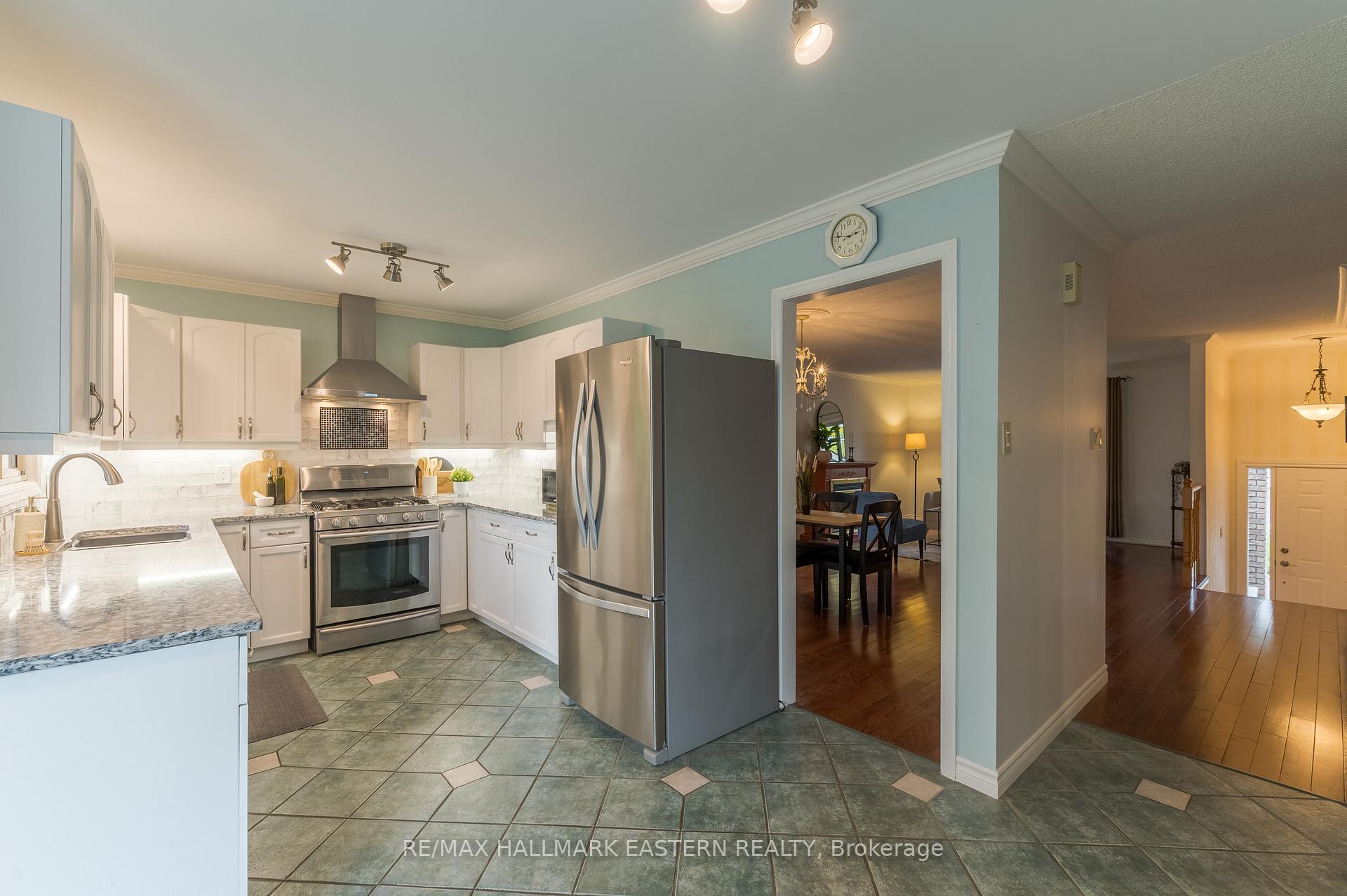 Photo 14 of 2196 Lorraine Drive, Peterborough, Northcrest Ward 5 — HOMEH