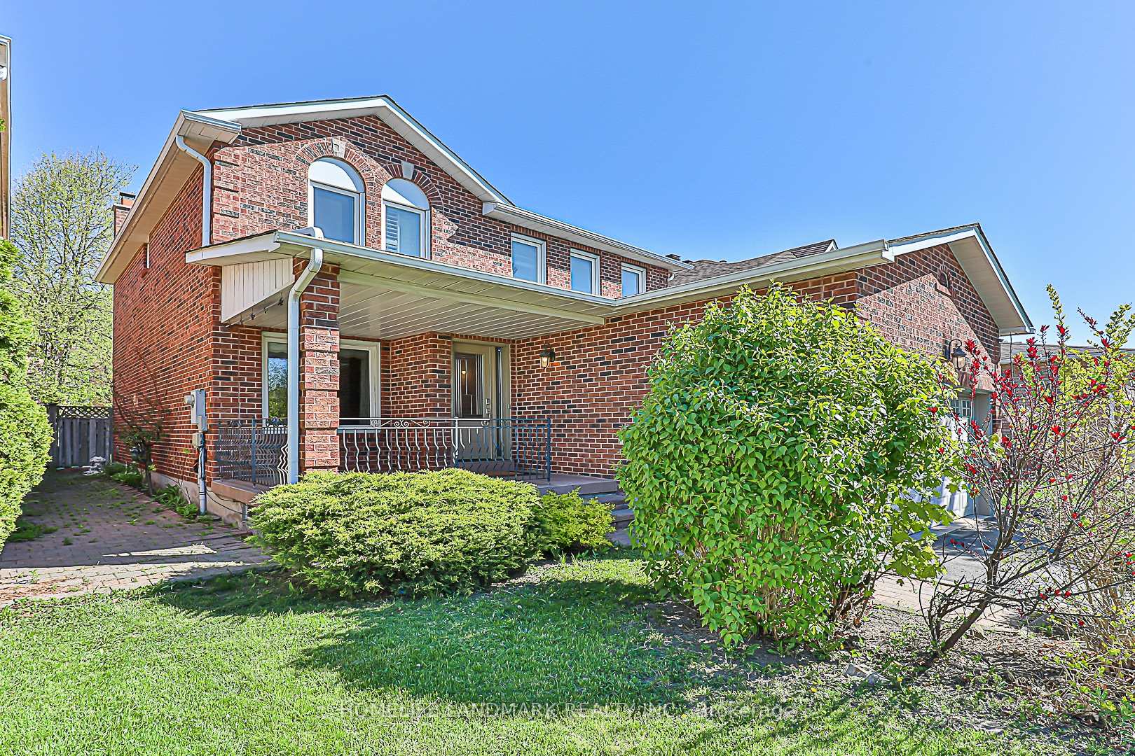 Photo 2 of 116 Cromwell Road, Vaughan, Maple — HOMEH