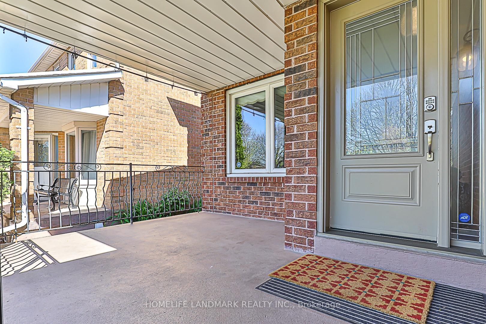 Photo 4 of 116 Cromwell Road, Vaughan, Maple — HOMEH
