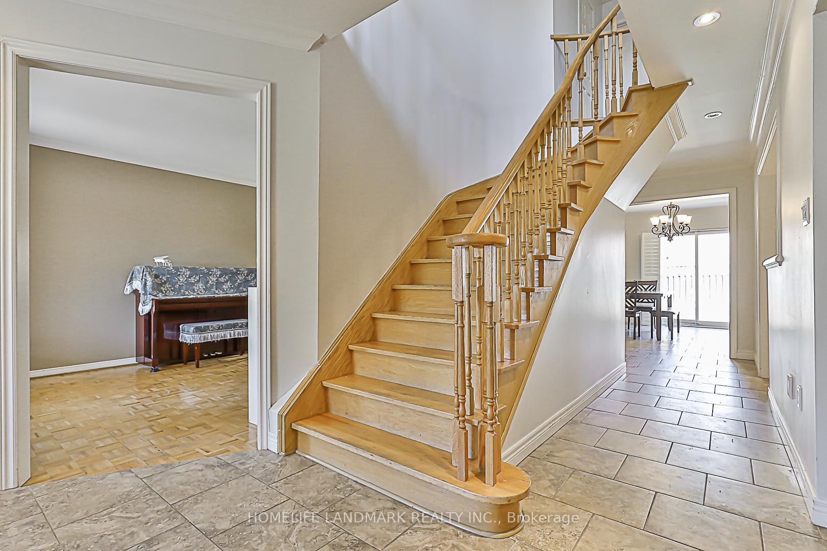 Photo 6 of 116 Cromwell Road, Vaughan, Maple — HOMEH