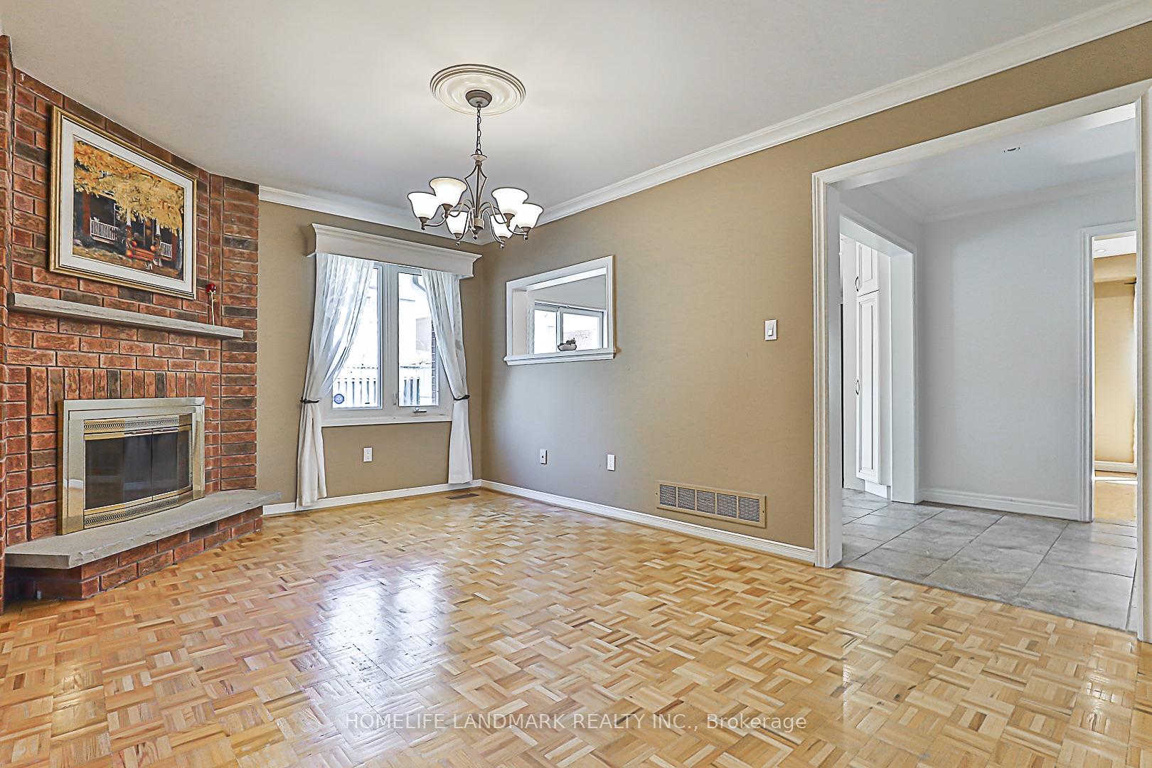 Photo 11 of 116 Cromwell Road, Vaughan, Maple — HOMEH