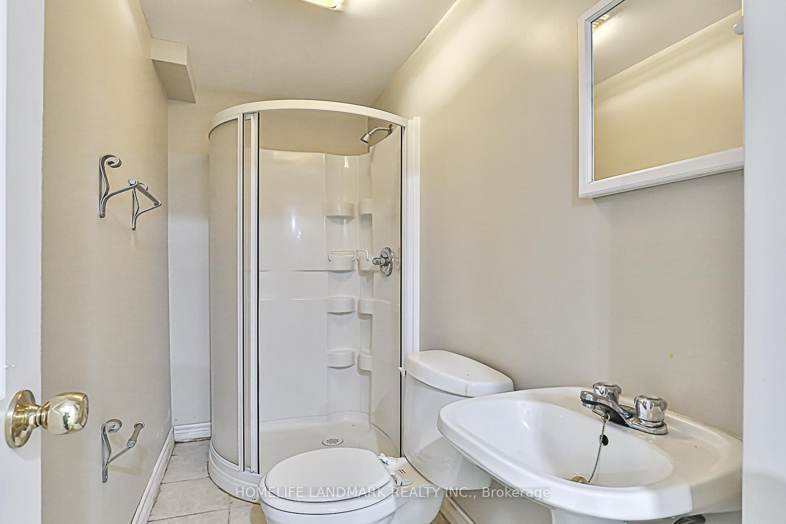 Photo 32 of 116 Cromwell Road, Vaughan, Maple — HOMEH