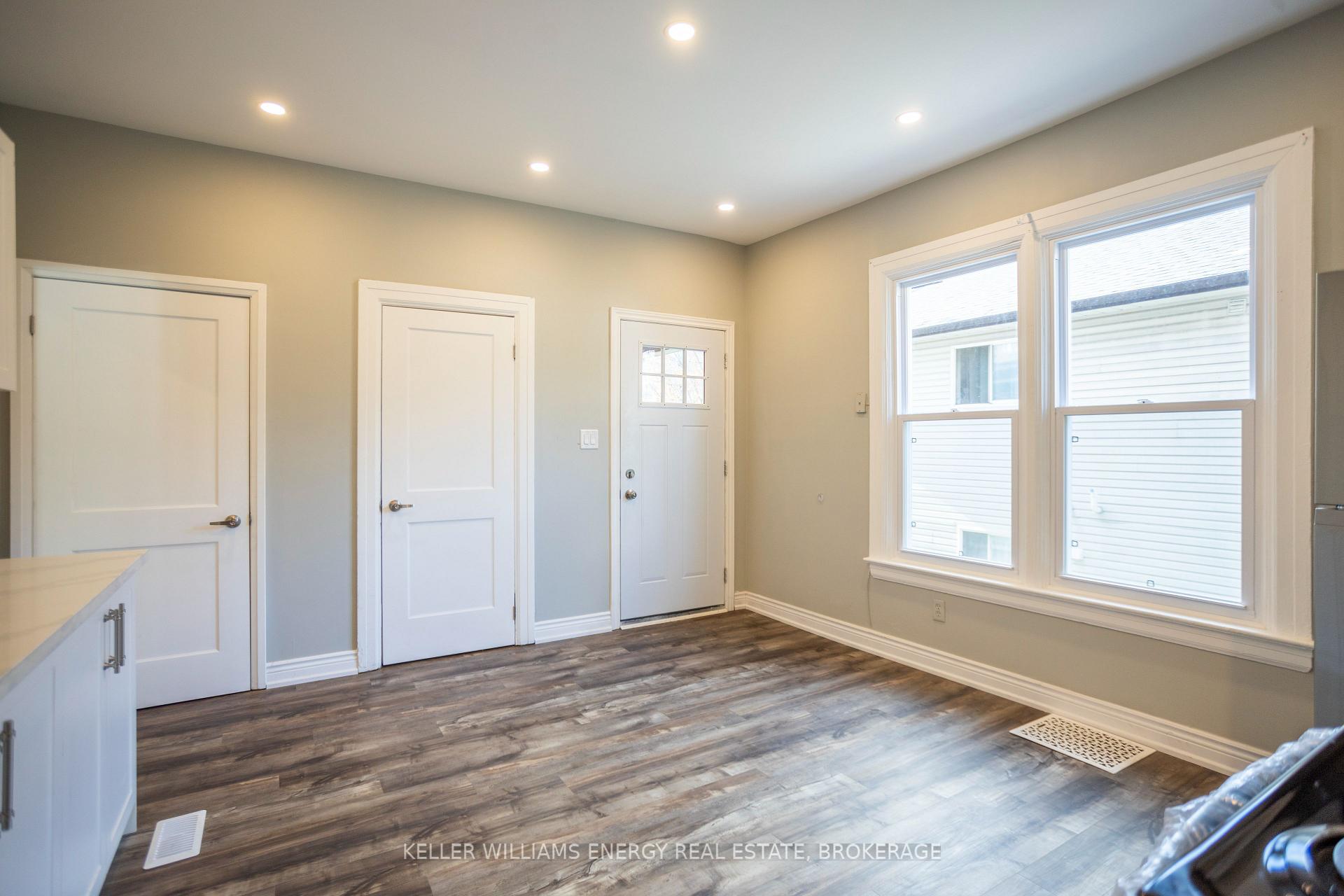 Photo 9 of 104 Brock Street E, Oshawa, O'Neill — HOMEH