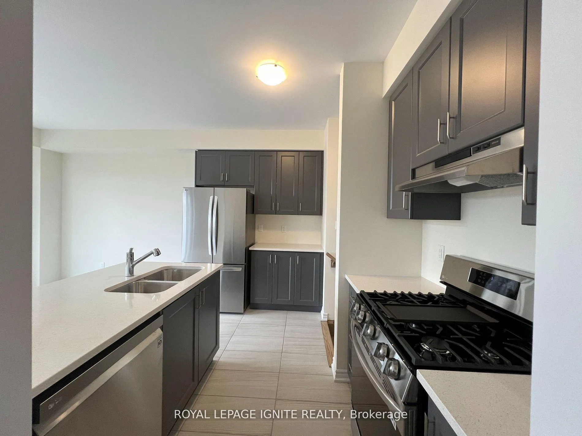 Photo 6 of 84 Gilham Way, Brant, Paris — HOMEH