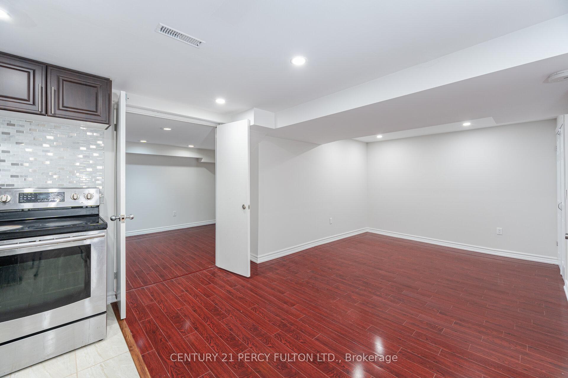 Photo 24 of 53 Barnes Drive, Ajax, Central — HOMEH