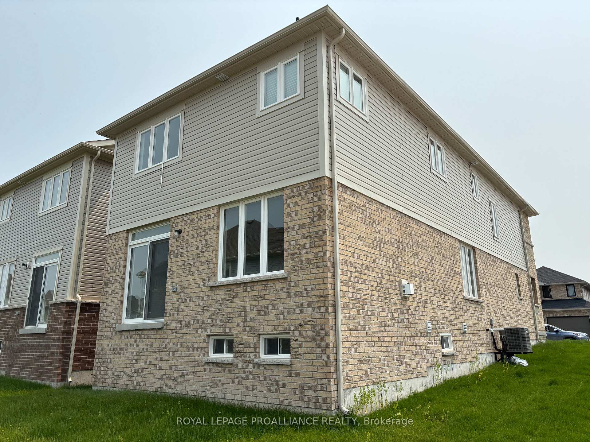 Photo 47 of 902 Bamford Terrace, Peterborough, Monaghan Ward 2 — HOMEH