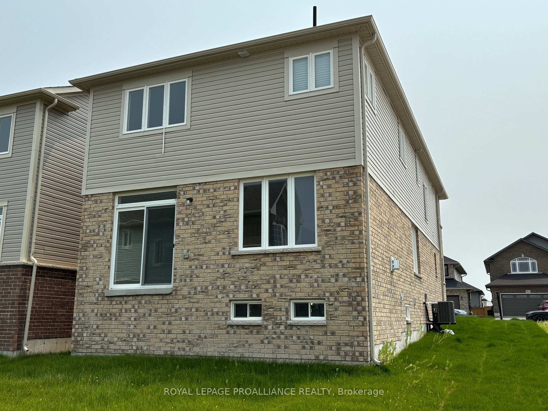Photo 48 of 902 Bamford Terrace, Peterborough, Monaghan Ward 2 — HOMEH