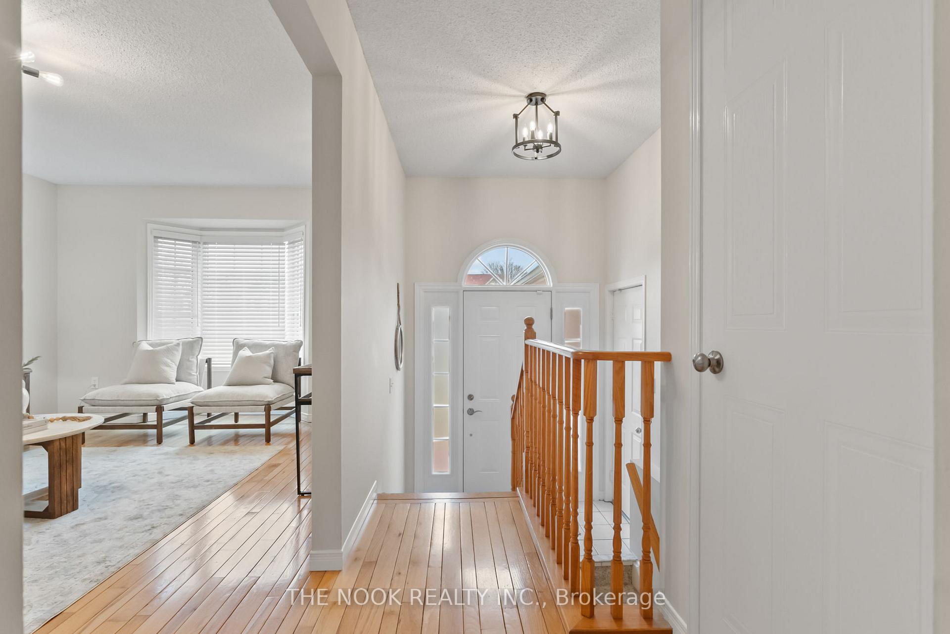 Photo 3 of 745 Grandview Street N, Oshawa, Pinecrest — HOMEH