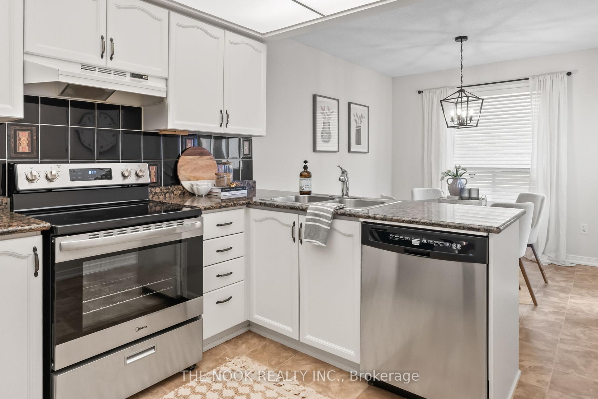 Photo 13 of 745 Grandview Street N, Oshawa, Pinecrest — HOMEH