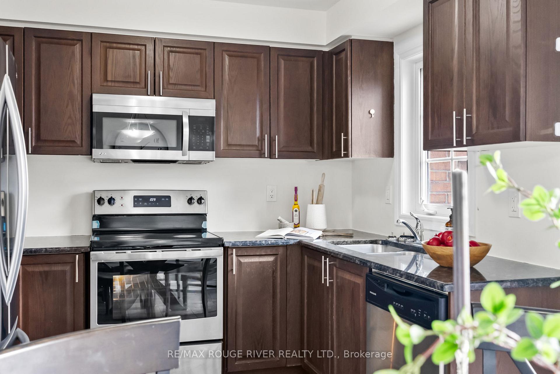 Photo 13 of 4 Benjamin Way, Whitby, Blue Grass Meadows — HOMEH