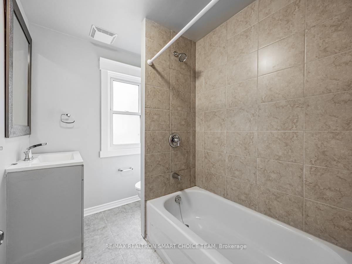 Photo 10 of Unit 2, 141 Agnes Street, Oshawa, O'Neill — HOMEH