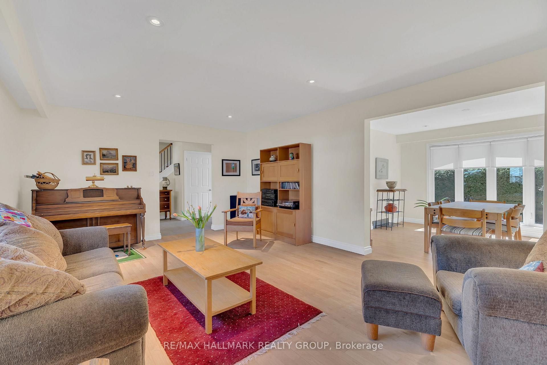 Photo 4 of 272 Lincoln Heights Road, Ottawa, Lincoln Heights — HOMEH