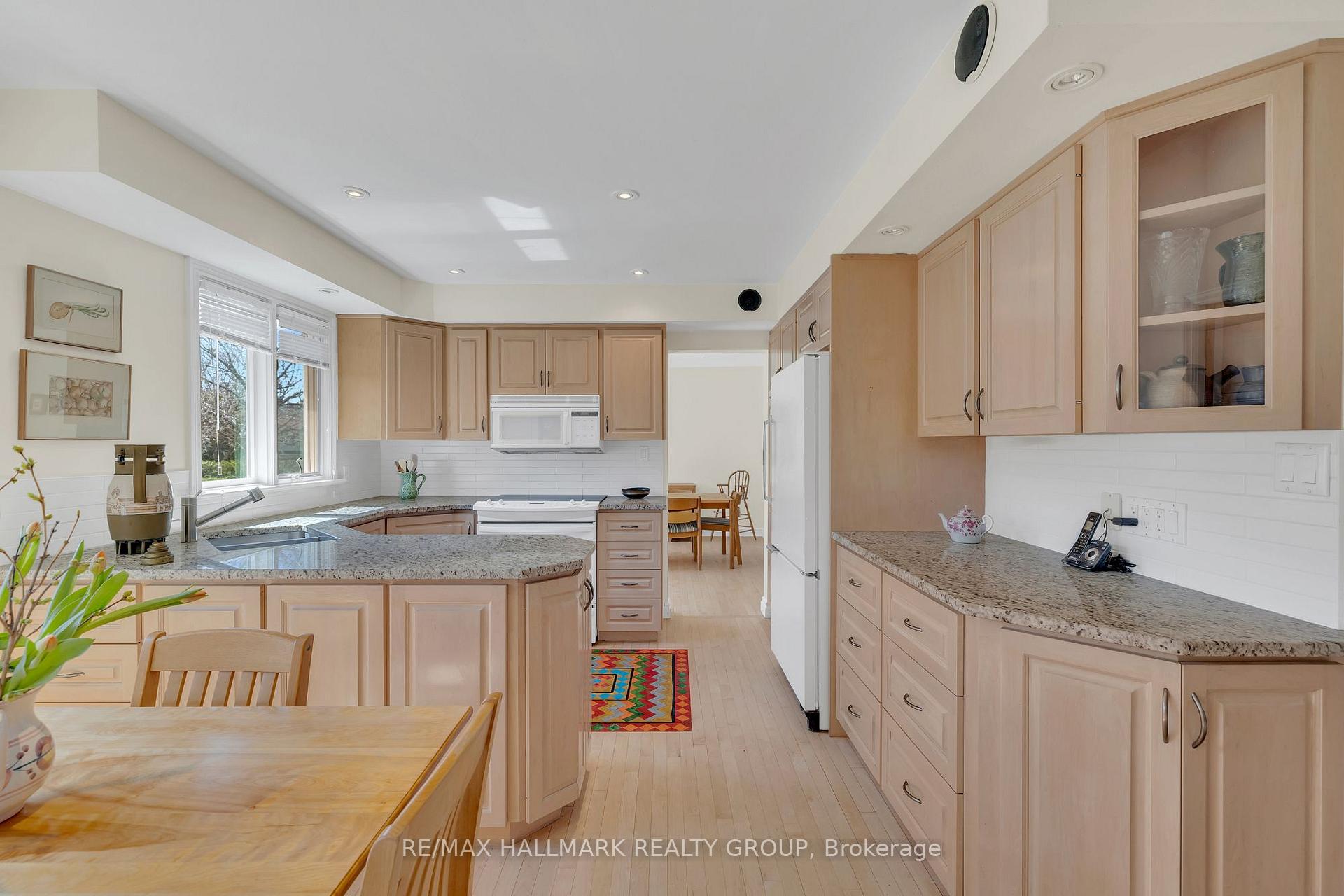 Photo 11 of 272 Lincoln Heights Road, Ottawa, Lincoln Heights — HOMEH