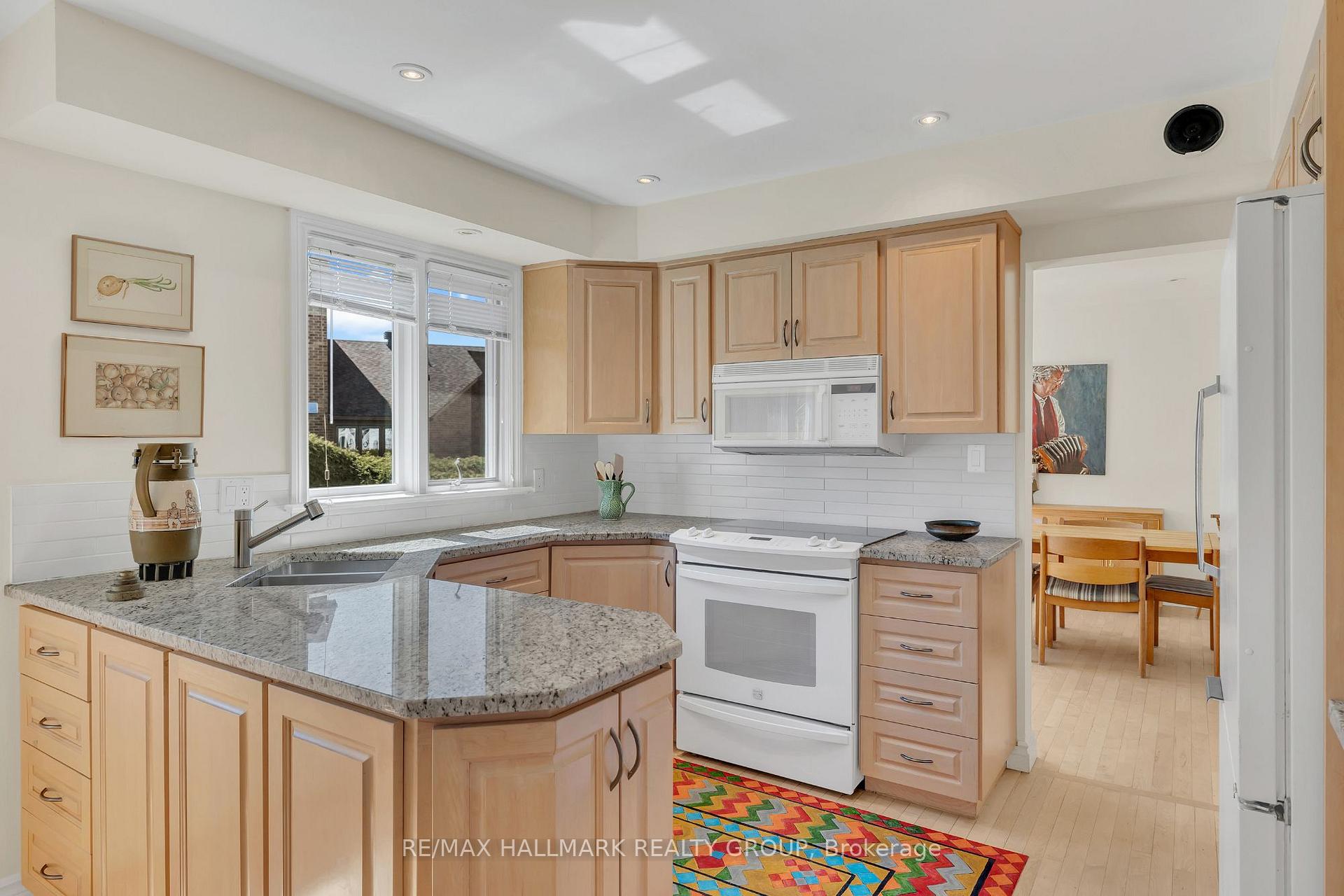 Photo 13 of 272 Lincoln Heights Road, Ottawa, Lincoln Heights — HOMEH