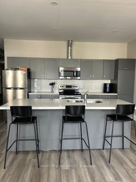 Front of Unit 2, 69 King Street W