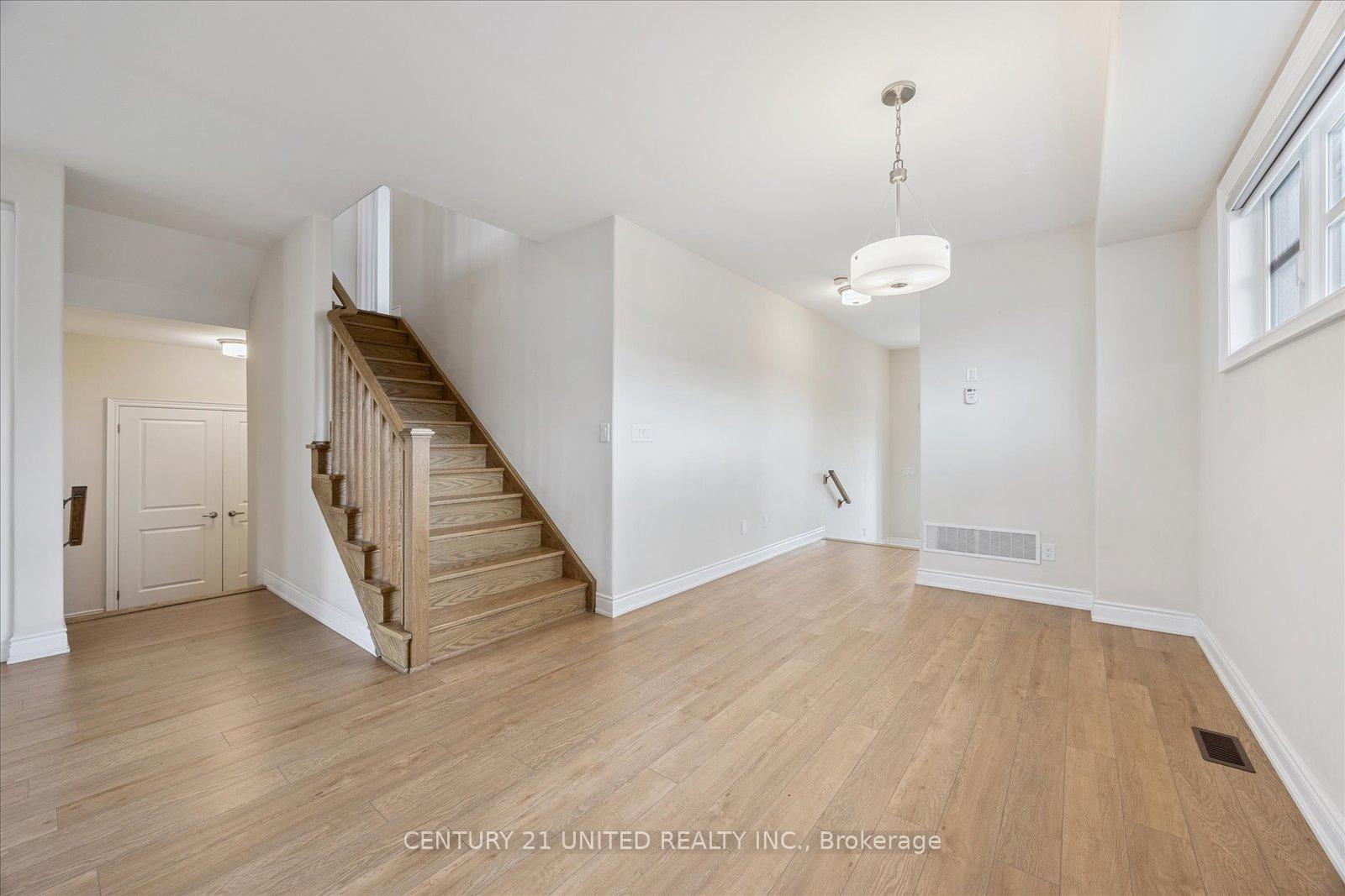 Photo 10 of 343 Cullen Trail, Peterborough, Northcrest Ward 5 — HOMEH
