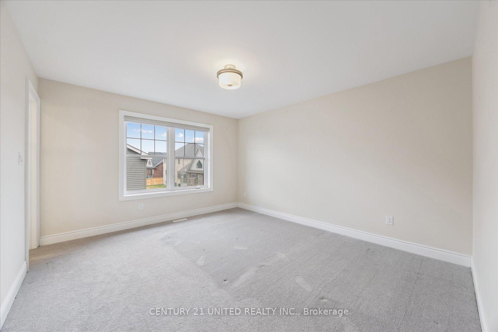 Photo 20 of 343 Cullen Trail, Peterborough, Northcrest Ward 5 — HOMEH