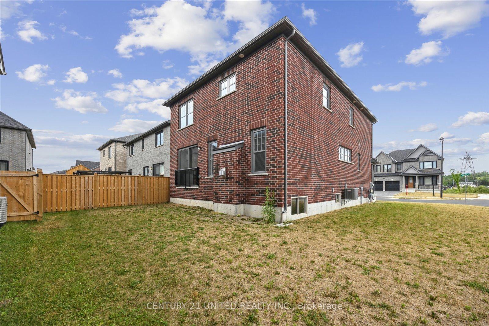Photo 33 of 343 Cullen Trail, Peterborough, Northcrest Ward 5 — HOMEH