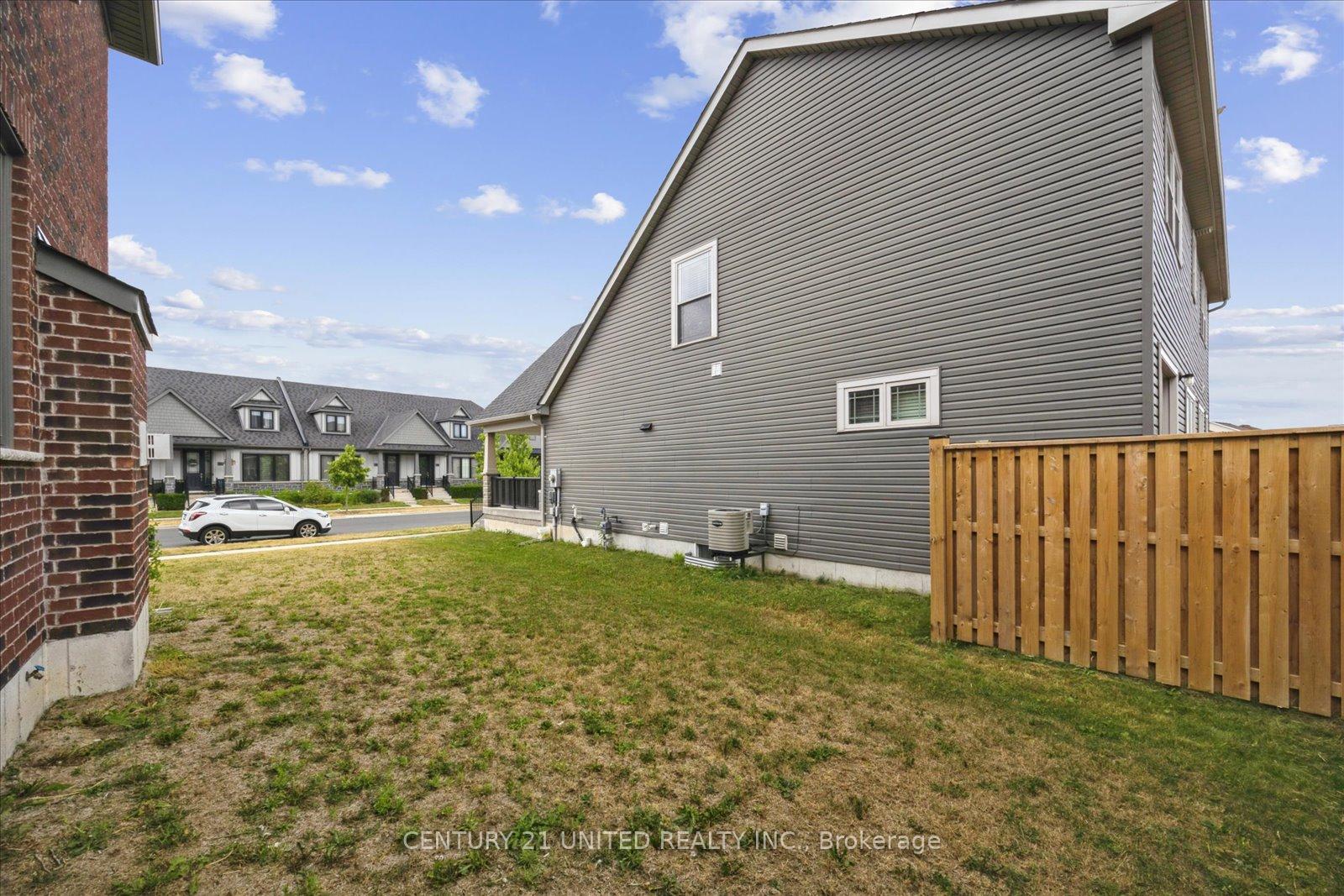 Photo 36 of 343 Cullen Trail, Peterborough, Northcrest Ward 5 — HOMEH