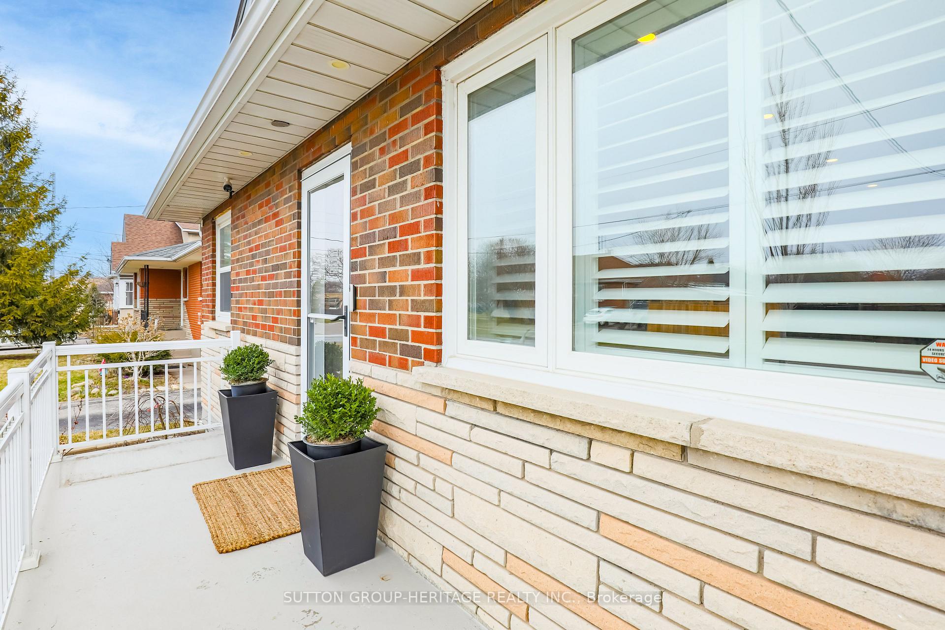 Photo 3 of 805 Sylvia Street, Oshawa, Lakeview — HOMEH