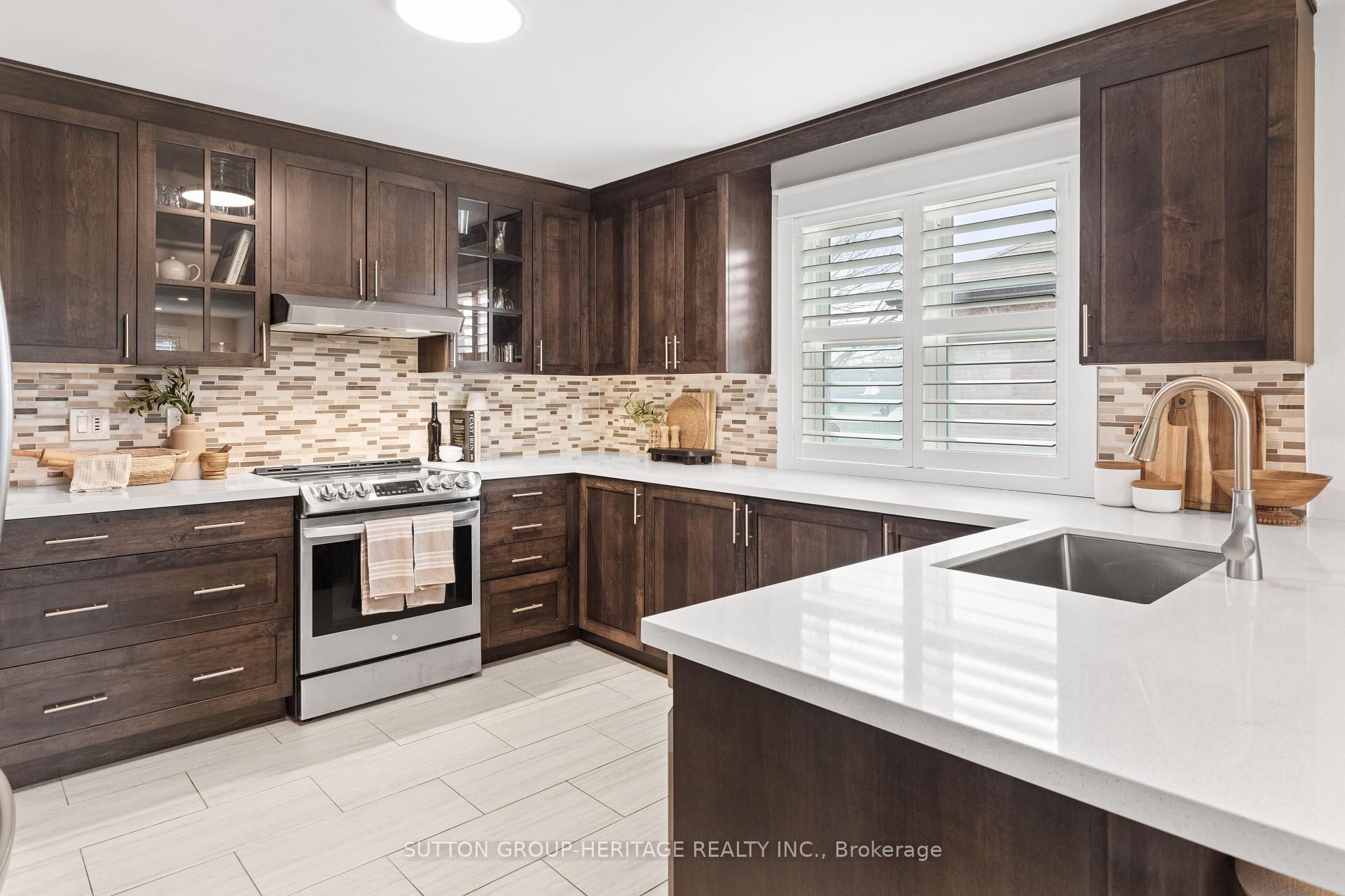 Photo 10 of 805 Sylvia Street, Oshawa, Lakeview — HOMEH