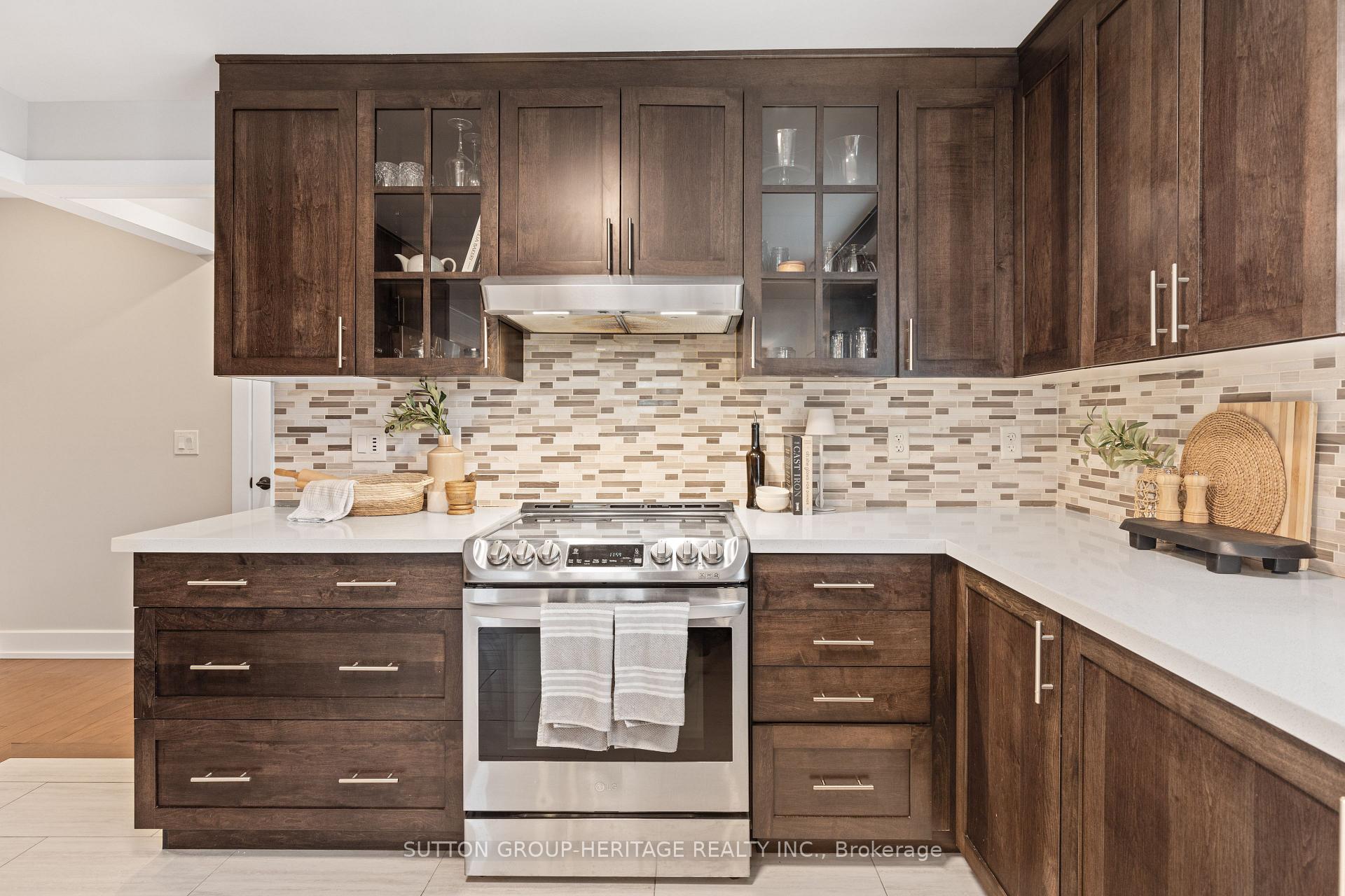 Photo 11 of 805 Sylvia Street, Oshawa, Lakeview — HOMEH