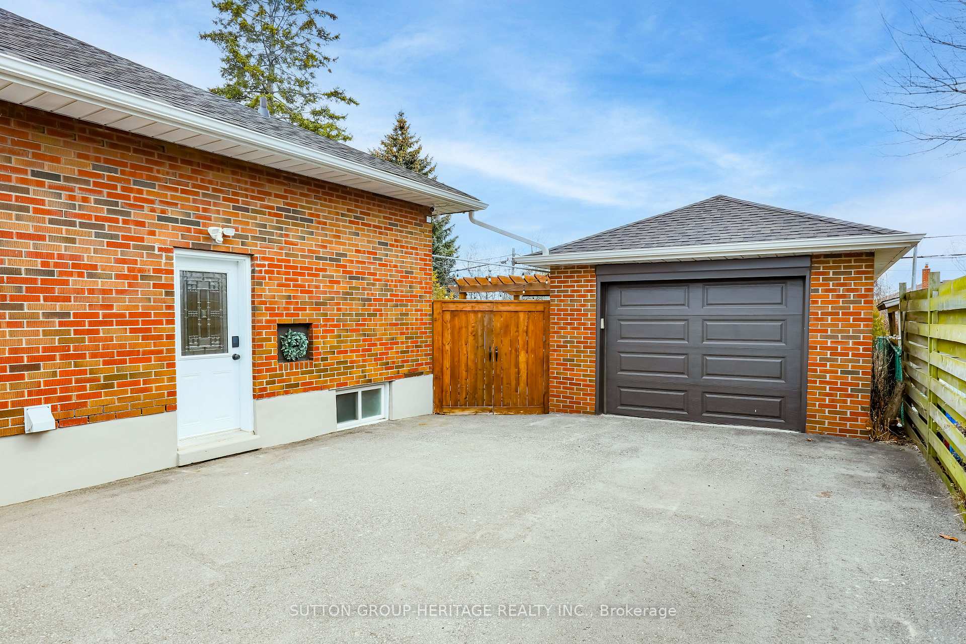 Photo 35 of 805 Sylvia Street, Oshawa, Lakeview — HOMEH