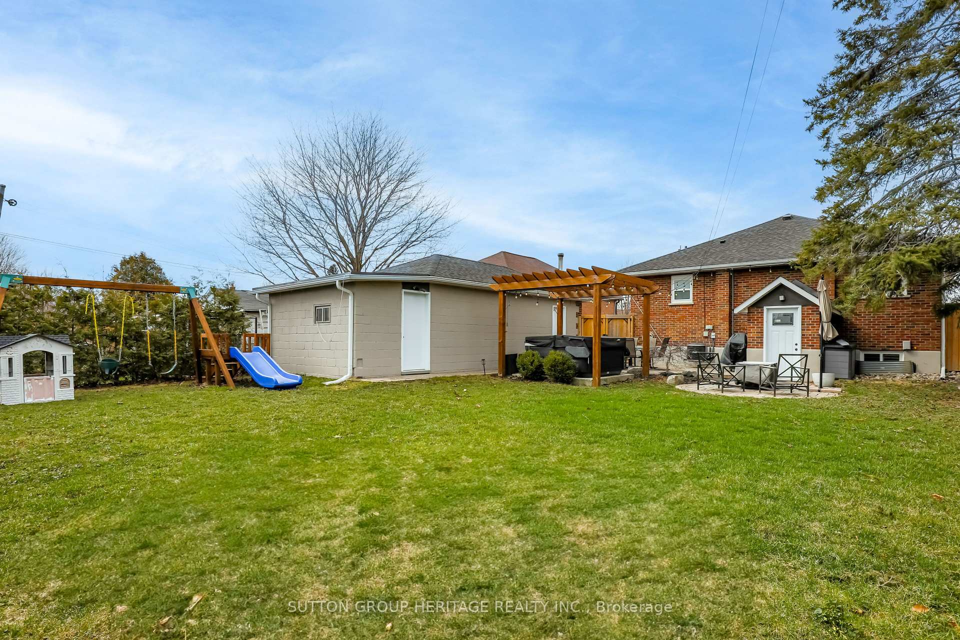Photo 37 of 805 Sylvia Street, Oshawa, Lakeview — HOMEH