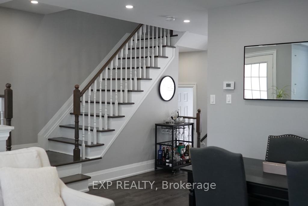 Photo 5 of 61 Sonoma Boulevard, Vaughan, Sonoma Heights — HOMEH