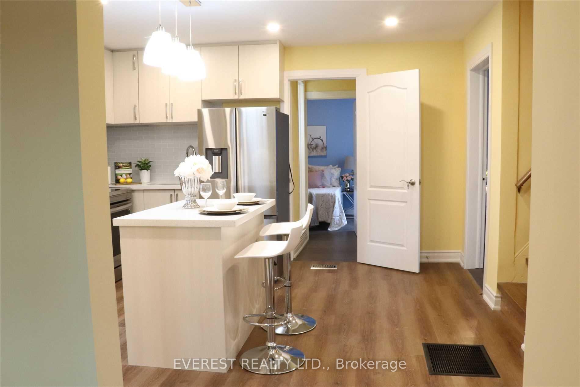 Photo 6 of 124 Ontario Street E, Oshawa, O'Neill — HOMEH
