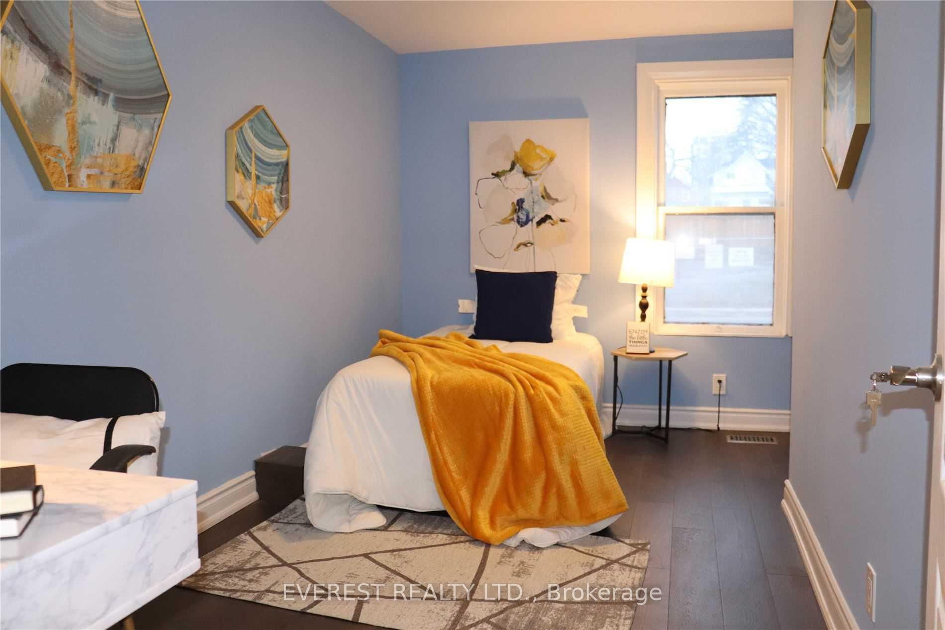 Photo 10 of 124 Ontario Street E, Oshawa, O'Neill — HOMEH