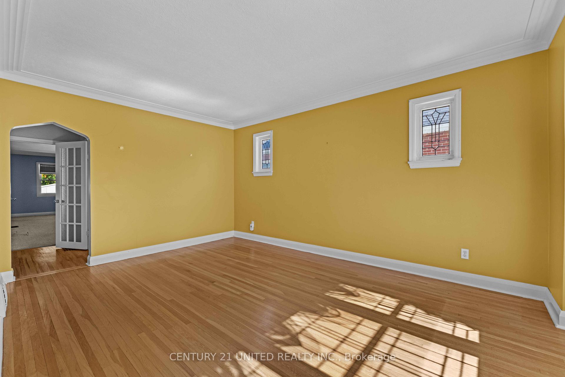 Photo 5 of 572 Murray Street, Peterborough, Town Ward 3 — HOMEH