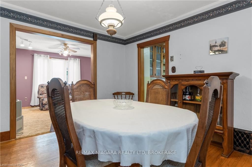Photo 5 of 18 Hooker Street, Welland, Broadway — HOMEH