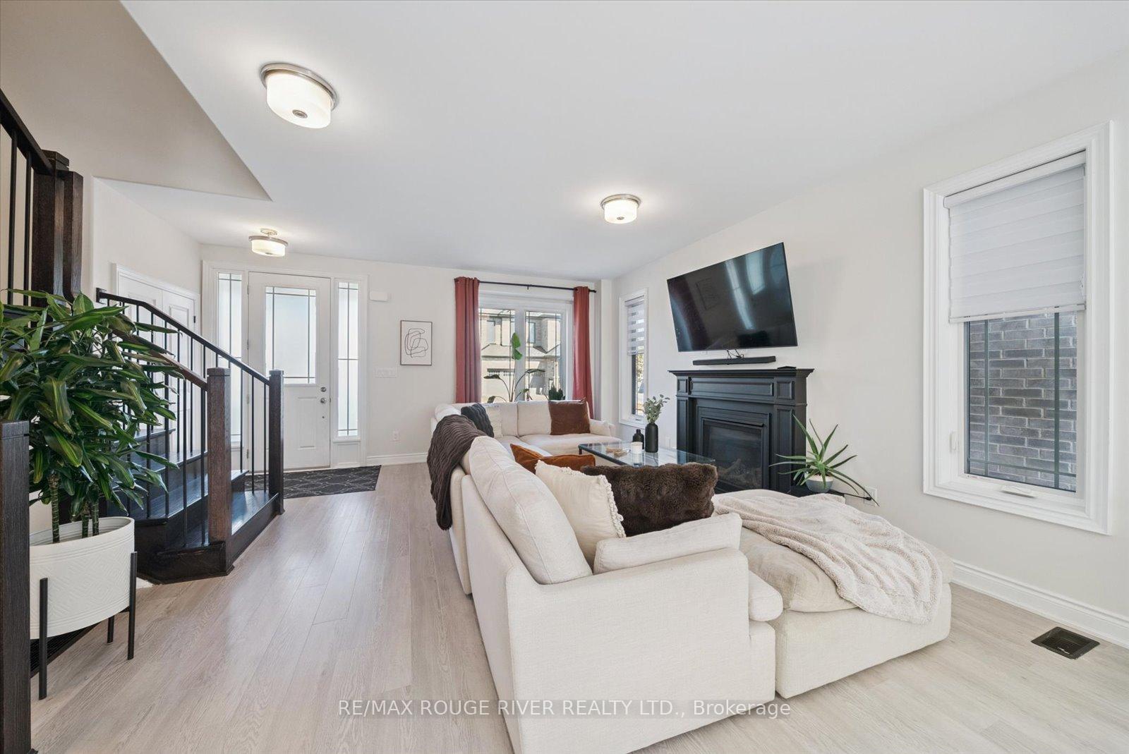 Photo 5 of 1093 Rippingale Trail, Peterborough, Northcrest Ward 5 — HOMEH
