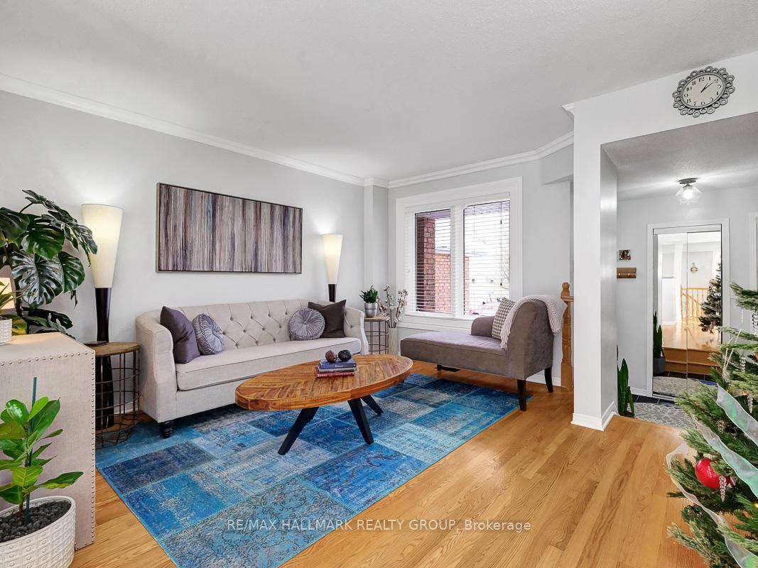 Photo 2 of 464 Lawler Crescent, Ottawa, Chatelaine Village — HOMEH