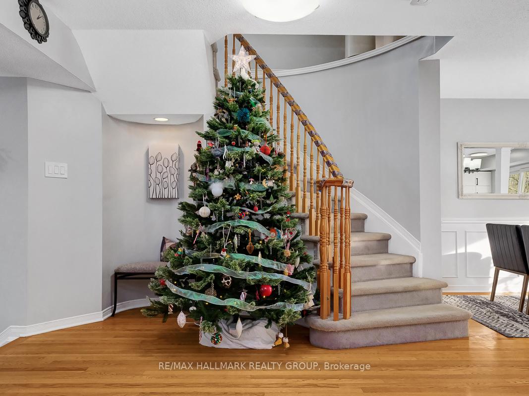 Photo 5 of 464 Lawler Crescent, Ottawa, Chatelaine Village — HOMEH