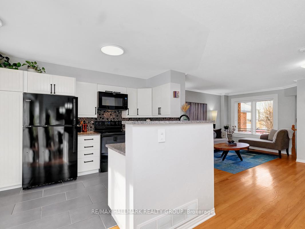 Photo 10 of 464 Lawler Crescent, Ottawa, Chatelaine Village — HOMEH