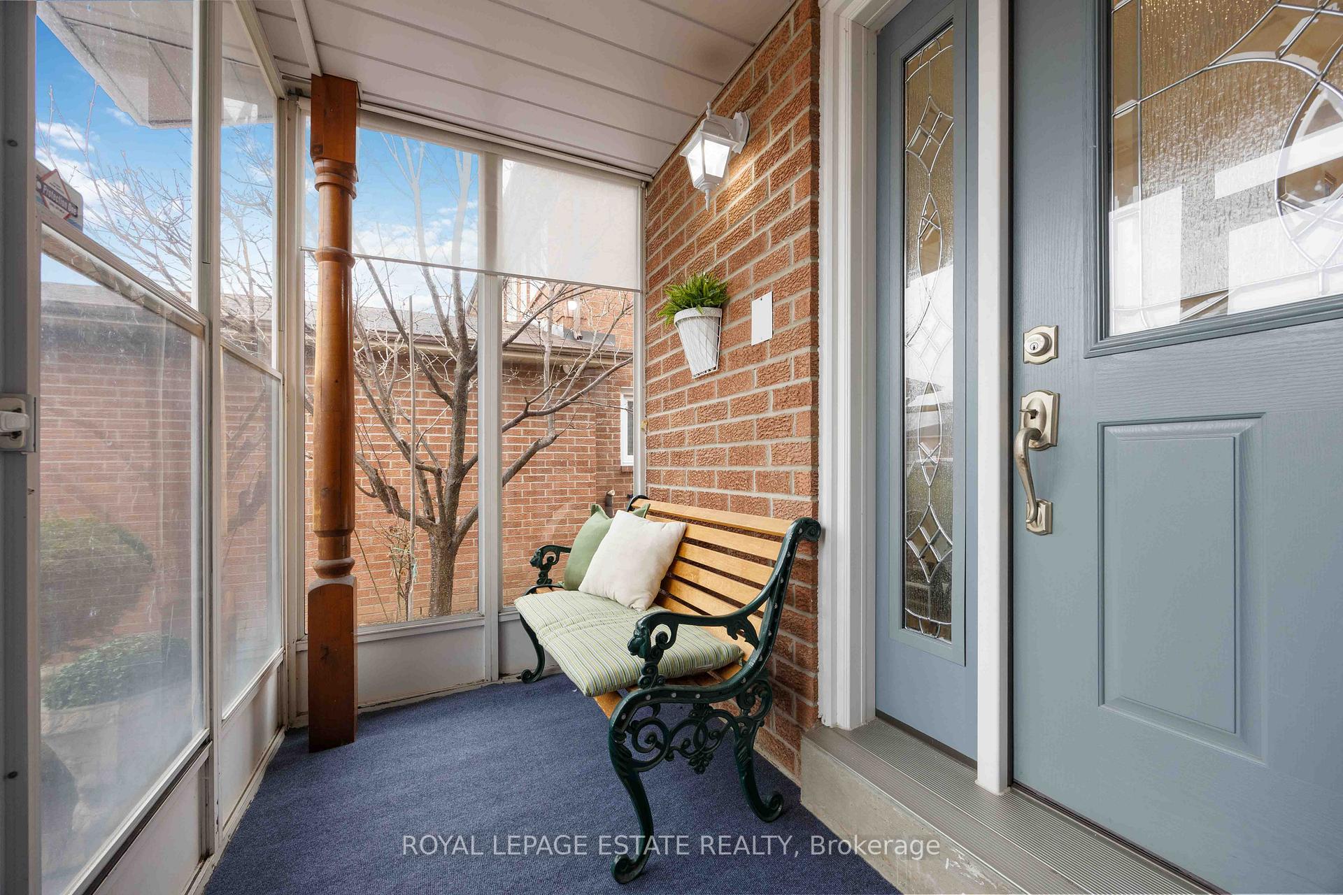 Photo 4 of 124 Glen Shields Avenue, Vaughan, Glen Shields — HOMEH