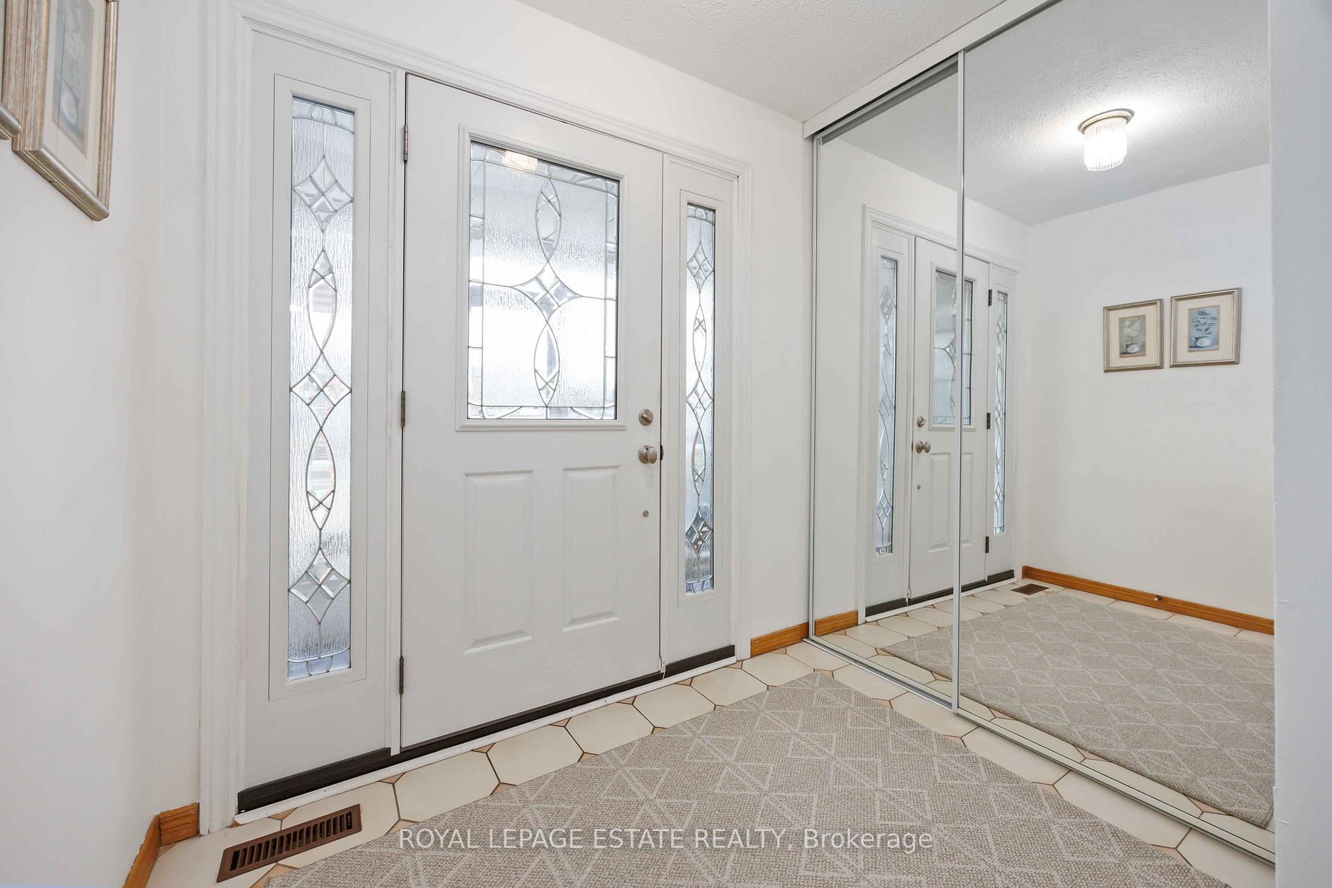 Photo 5 of 124 Glen Shields Avenue, Vaughan, Glen Shields — HOMEH