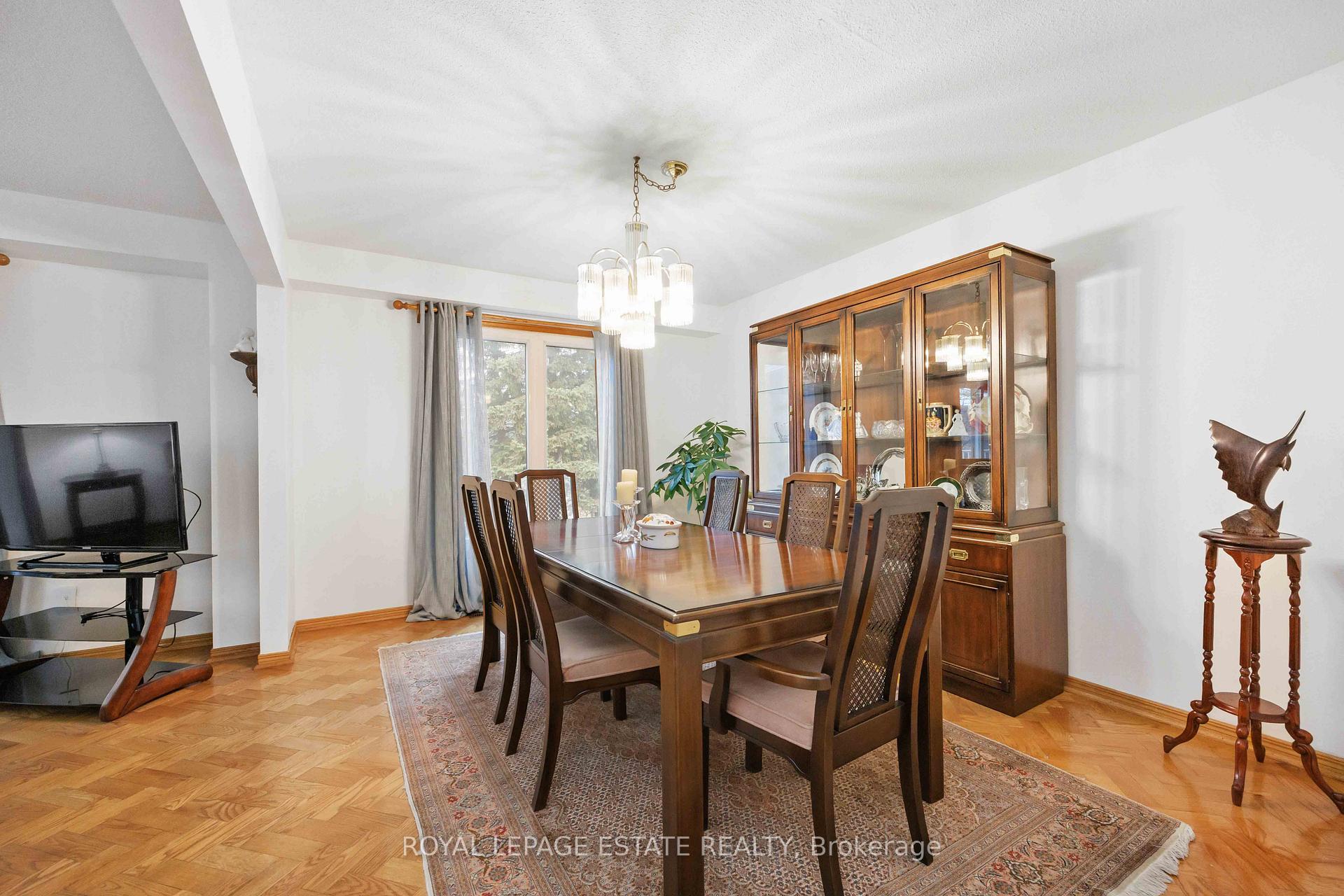 Photo 12 of 124 Glen Shields Avenue, Vaughan, Glen Shields — HOMEH