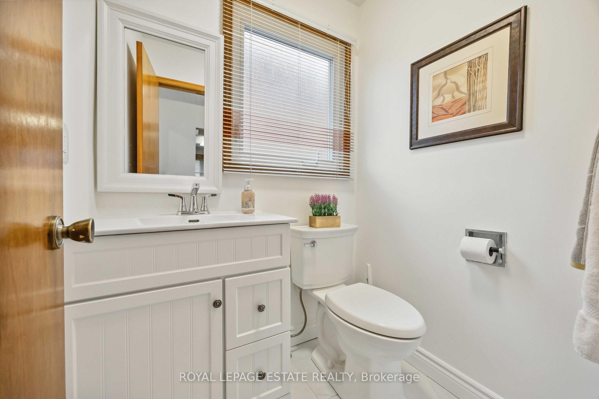 Photo 17 of 124 Glen Shields Avenue, Vaughan, Glen Shields — HOMEH