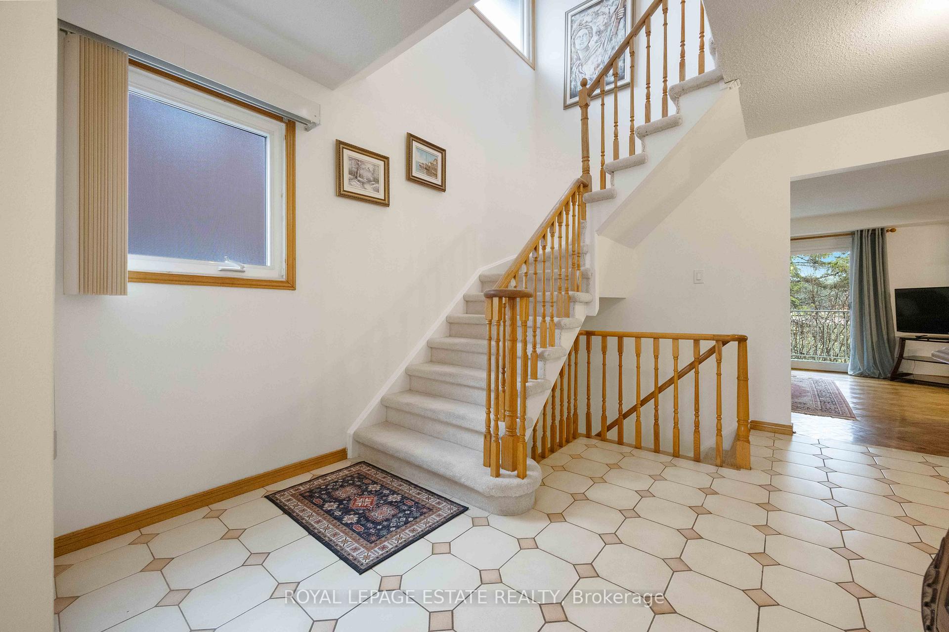 Photo 18 of 124 Glen Shields Avenue, Vaughan, Glen Shields — HOMEH