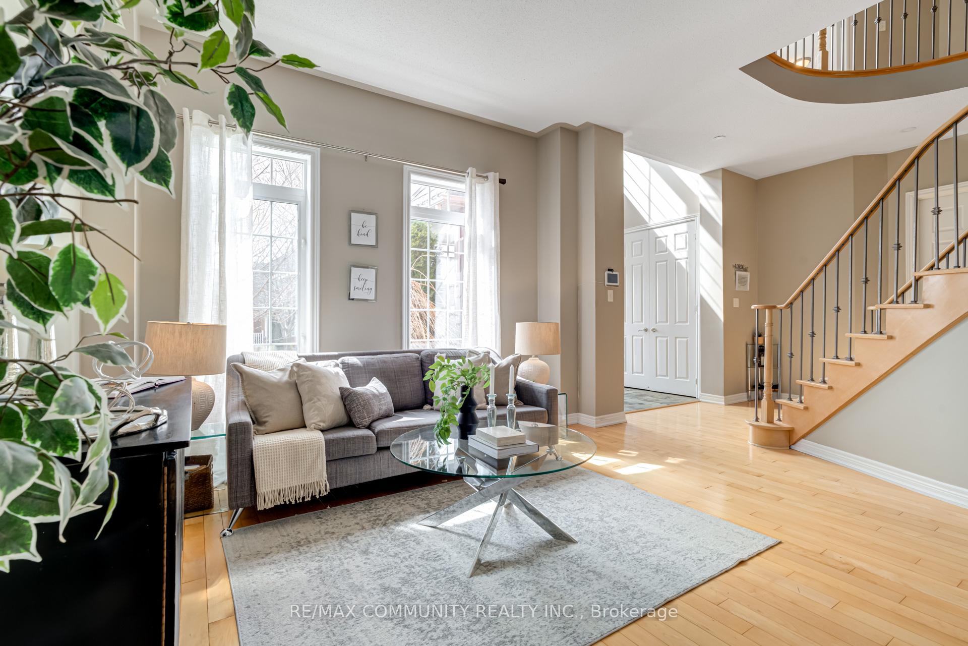 Photo 5 of 1673 Ballantrae Drive, Oshawa, Taunton — HOMEH