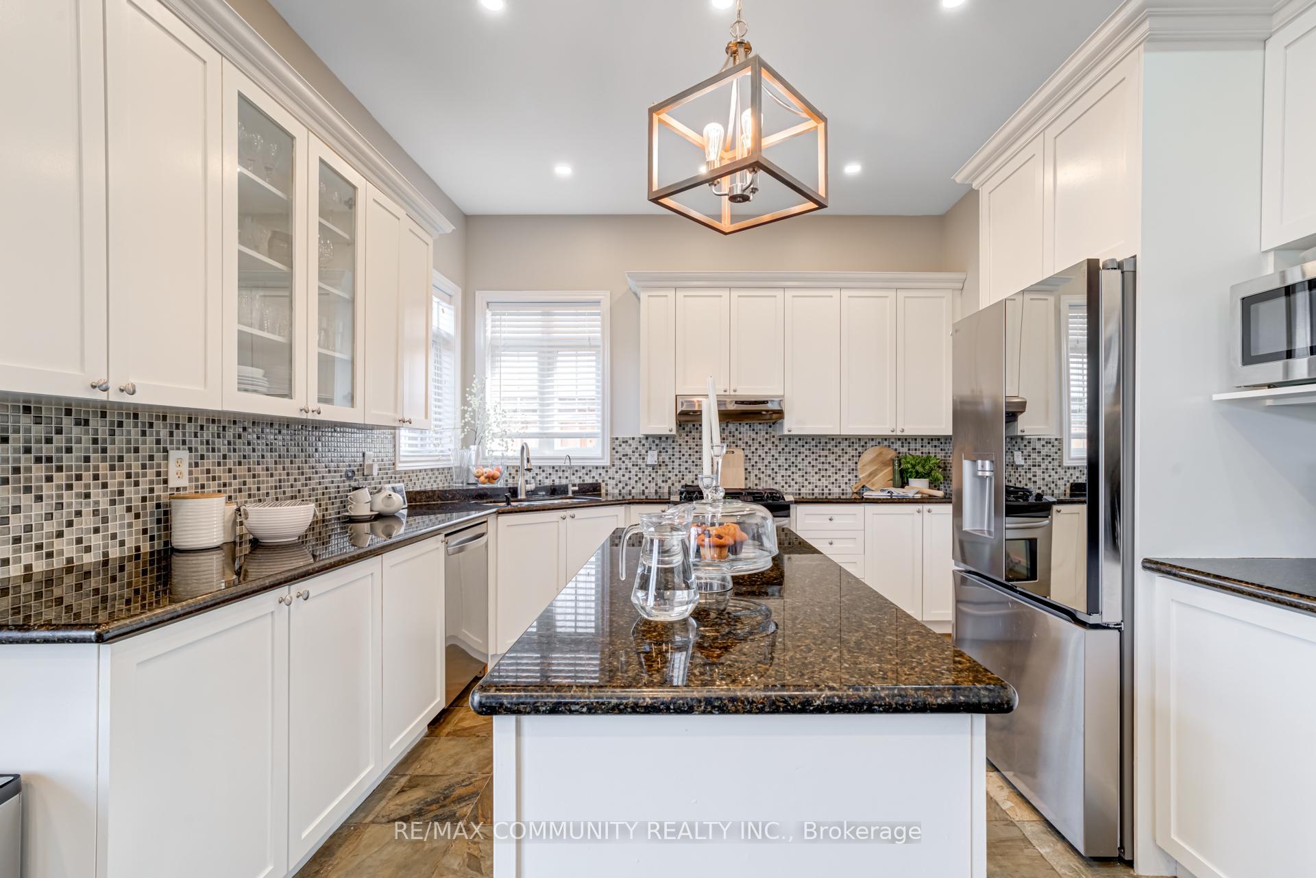Photo 10 of 1673 Ballantrae Drive, Oshawa, Taunton — HOMEH